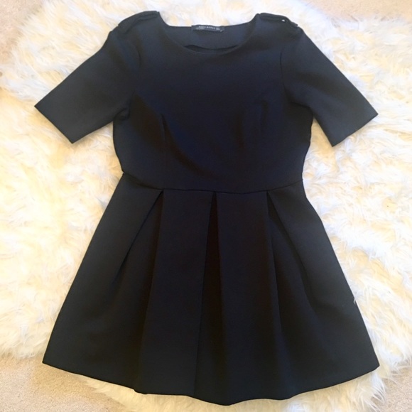 Zara Dresses & Skirts - Zara Short Sleeve Pleated Skater Black Dress Large